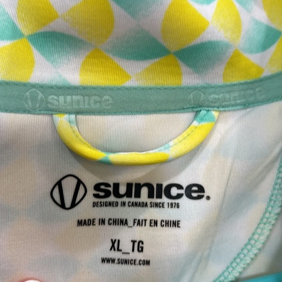 Sunice pullover top - Picture 4 of 7